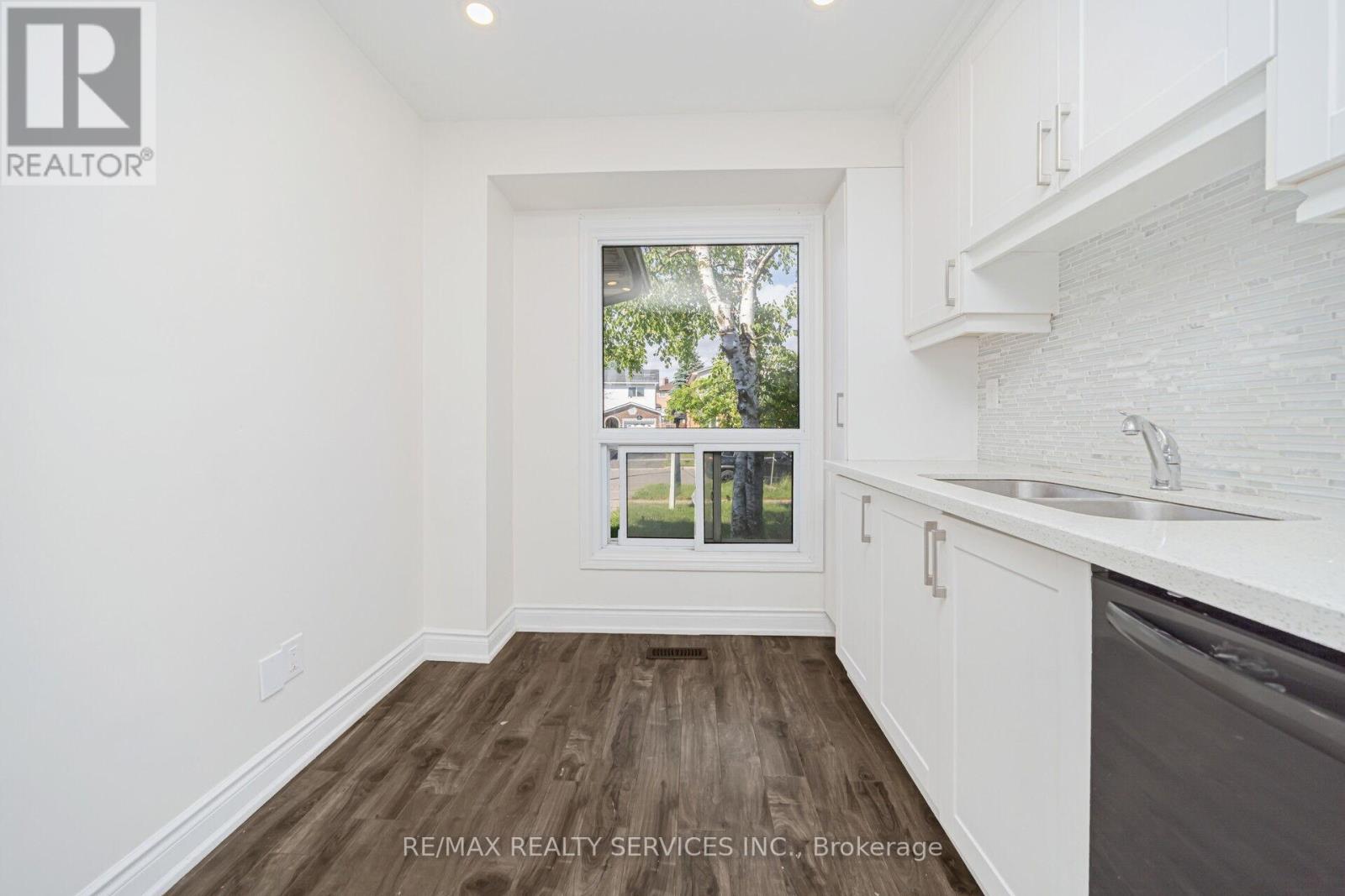 120 Simmons Boulevard, Brampton, Ontario  L6V 3V6 - Photo 8 - W13415148