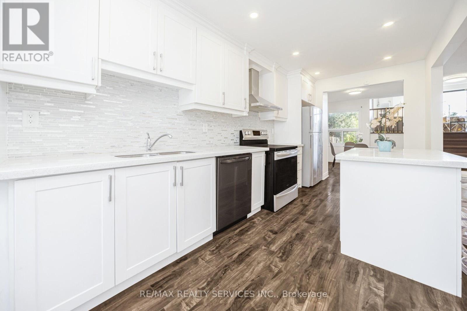 120 Simmons Boulevard, Brampton, Ontario  L6V 3V6 - Photo 9 - W13415148