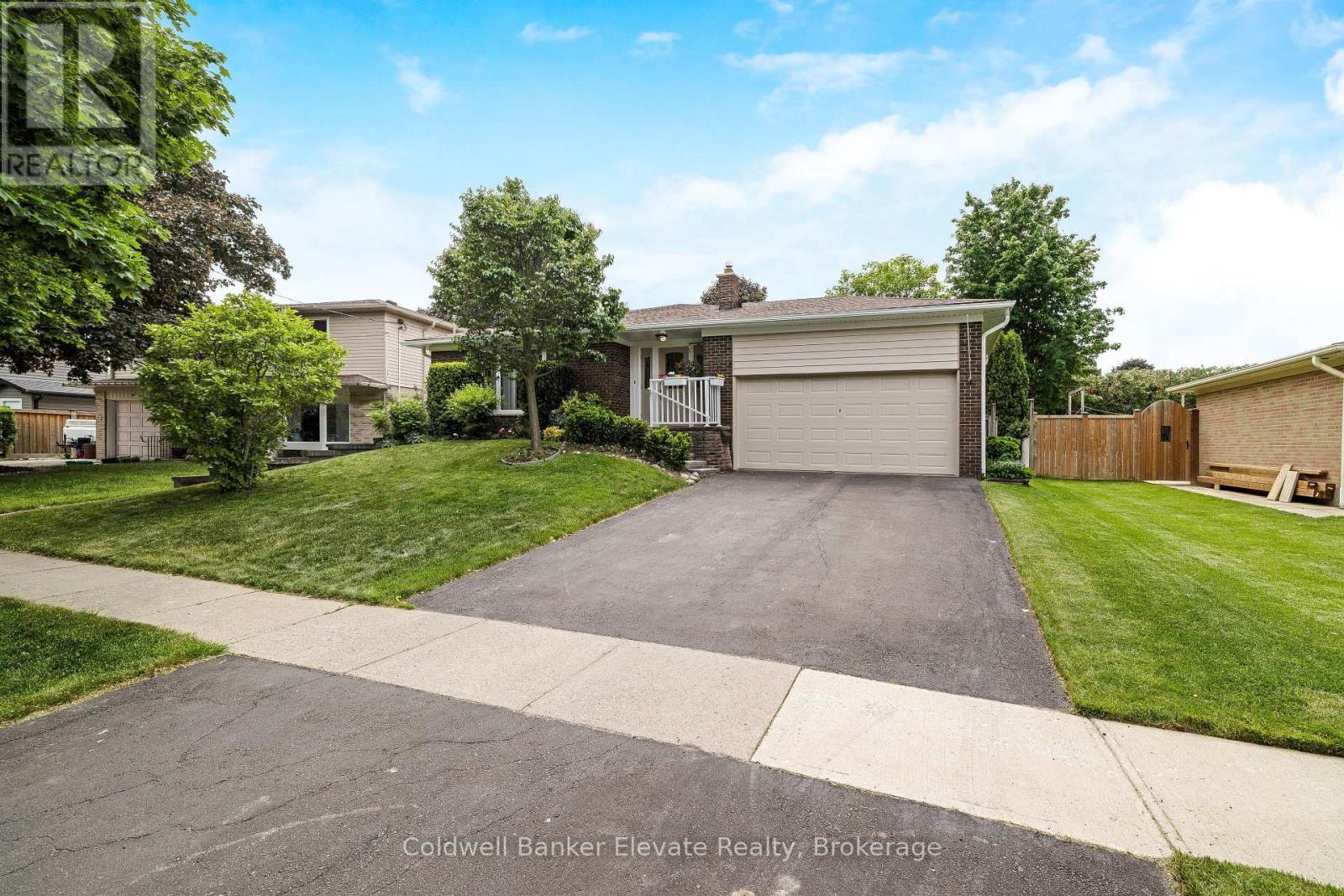 6 METCALFE COURT, Halton Hills, Ontario