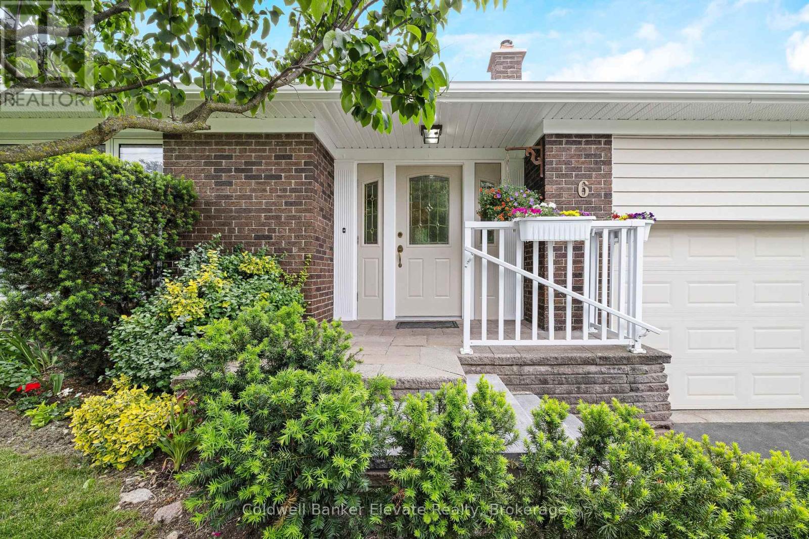 6 Metcalfe Court, Halton Hills, Ontario  L7G 4N6 - Photo 7 - W13415166