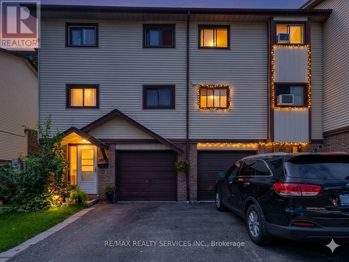 11 MCCALLUM COURT, Brampton, Ontario