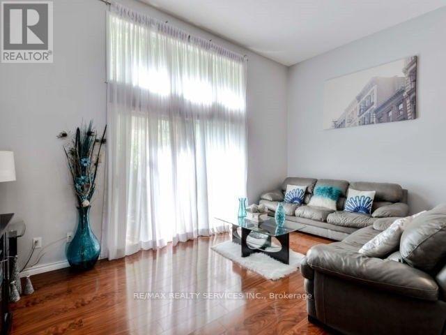 11 Mccallum Court, Brampton, Ontario  L6V 3V6 - Photo 4 - W13415330