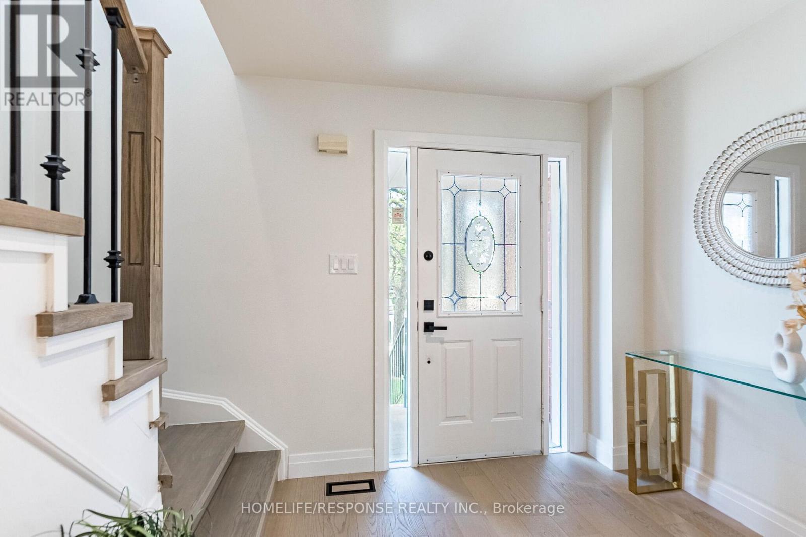 479 Barondale Drive, Mississauga, Ontario  L4Z 3V8 - Photo 5 - W13415336