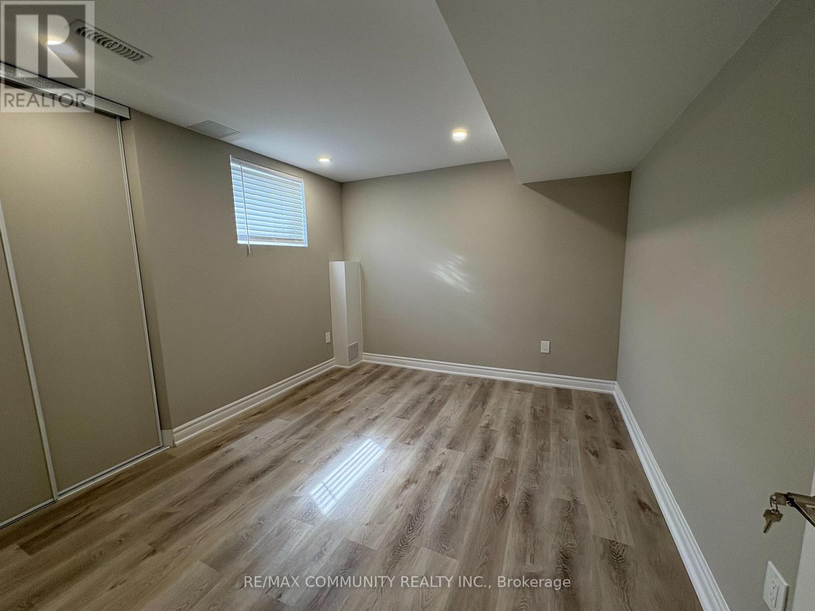 60 Saint Hubert Drive, Brampton, Ontario  L6P 1Y5 - Photo 5 - W13415338