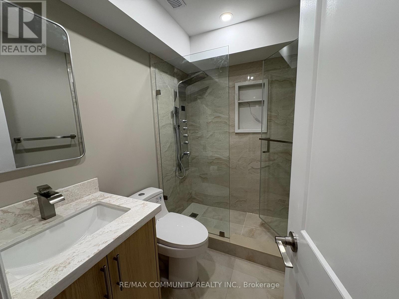 60 Saint Hubert Drive, Brampton, Ontario  L6P 1Y5 - Photo 9 - W13415338