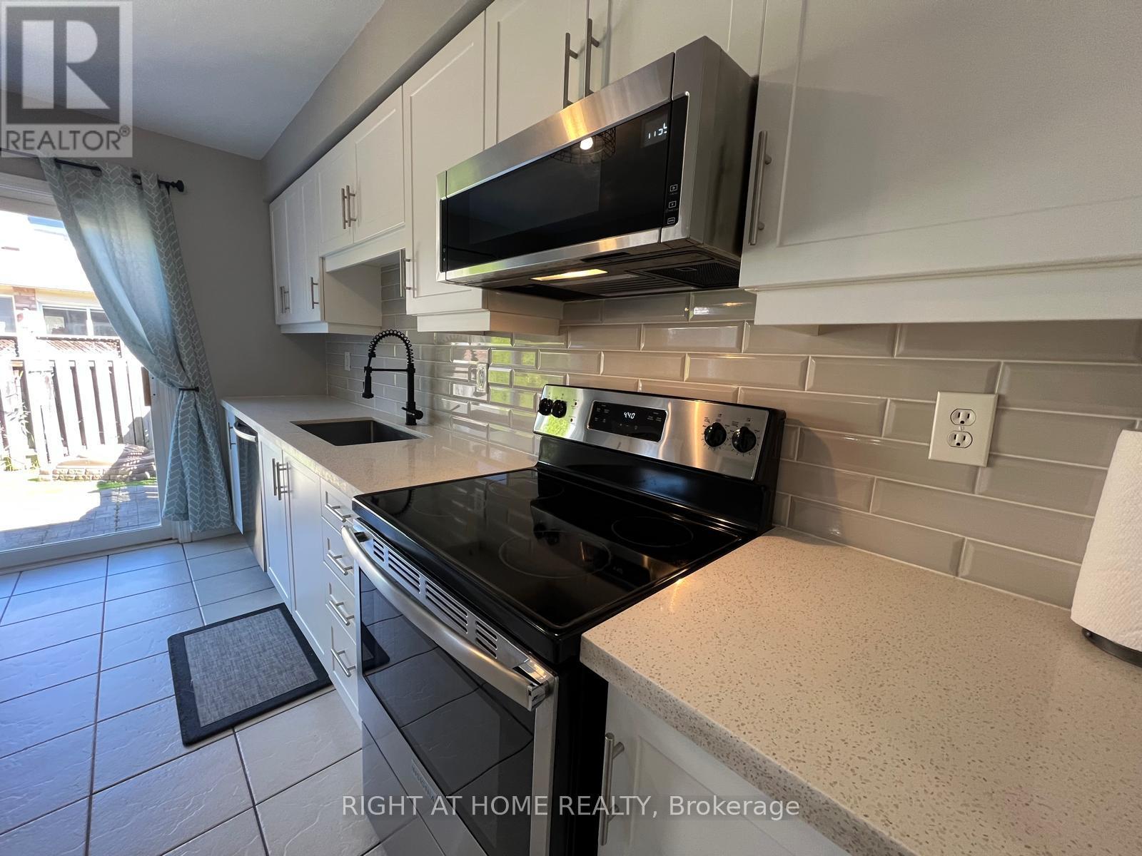 1064 Barclay Circle, Milton, Ontario  L9T 5W3 - Photo 11 - W13415376