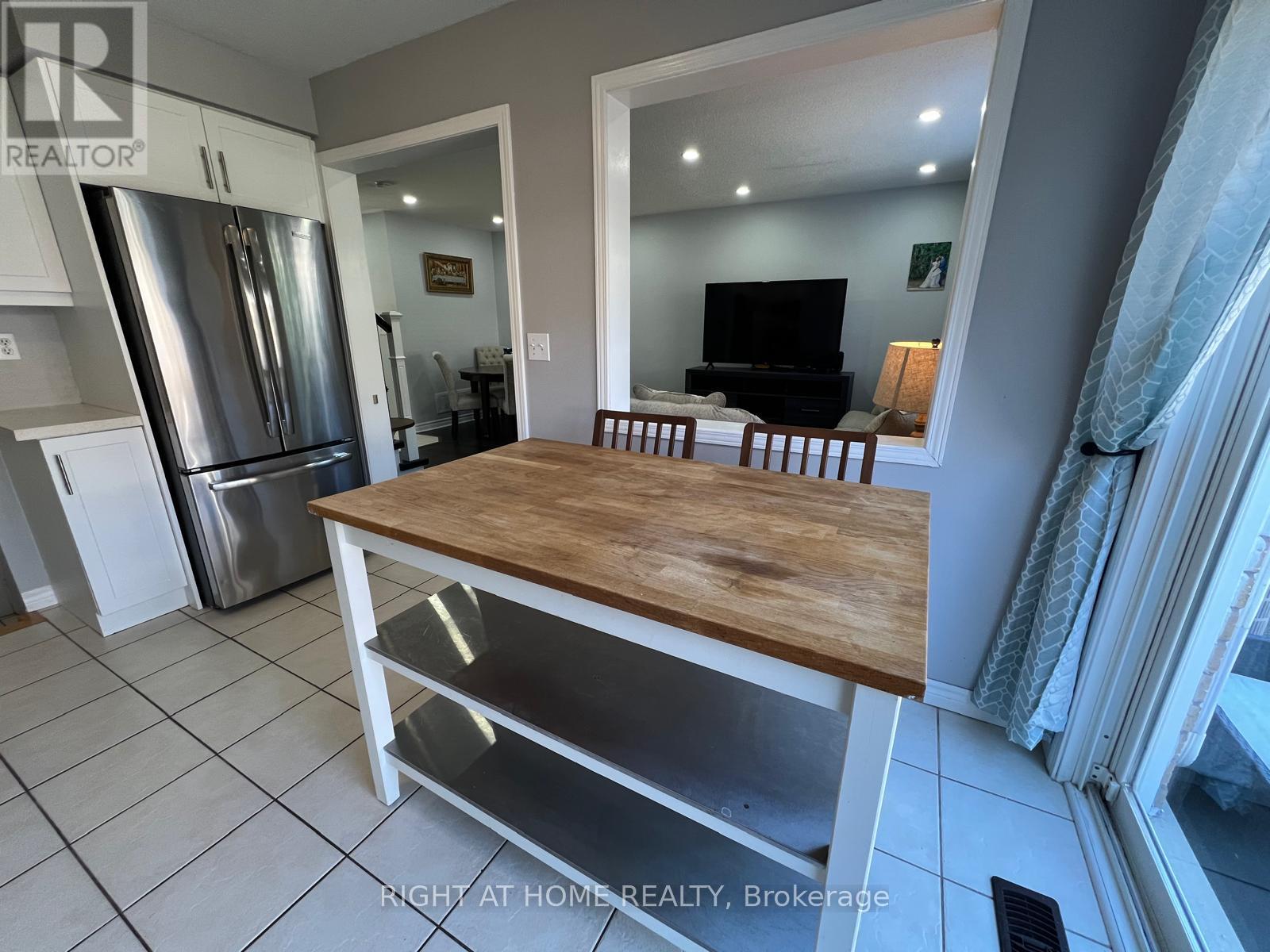 1064 Barclay Circle, Milton, Ontario  L9T 5W3 - Photo 12 - W13415376