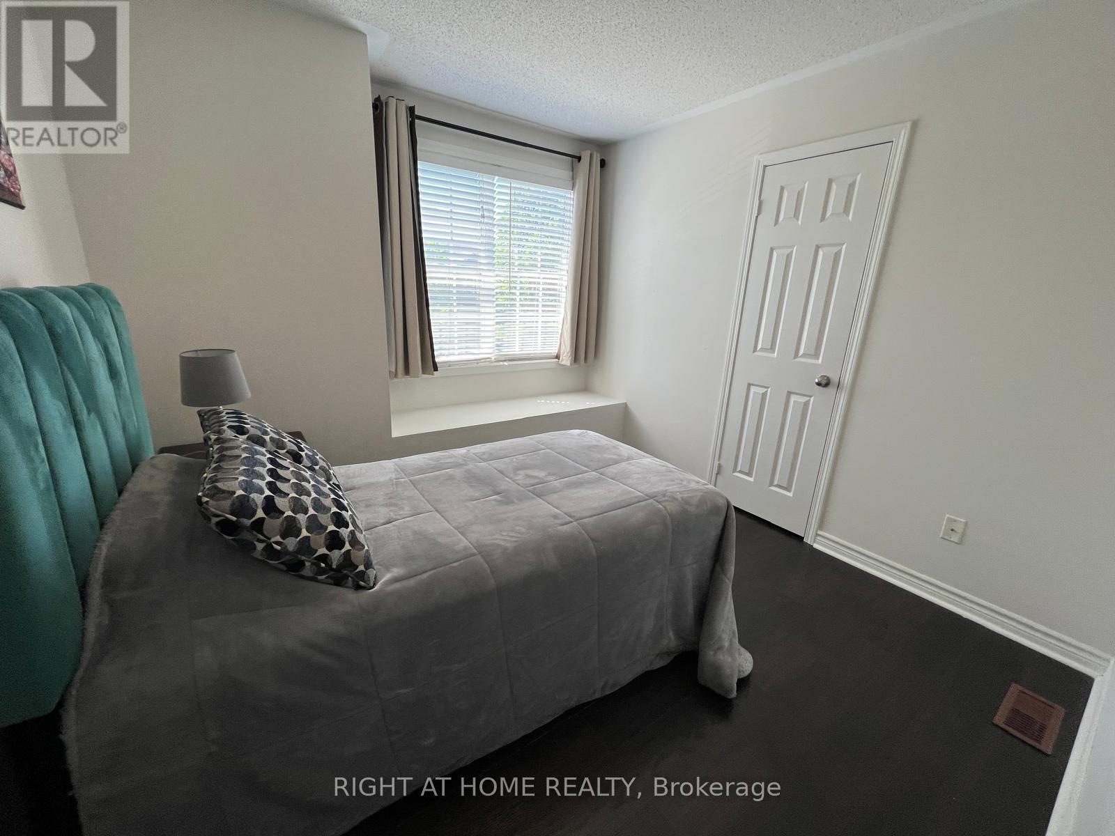 1064 Barclay Circle, Milton, Ontario  L9T 5W3 - Photo 18 - W13415376