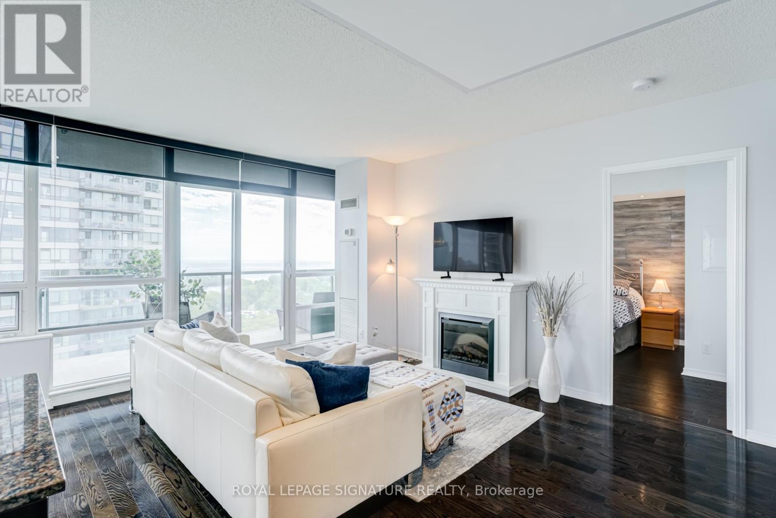 1406 - 15 Legion Road, Toronto, Ontario  M8V 0A9 - Photo 10 - W13415428