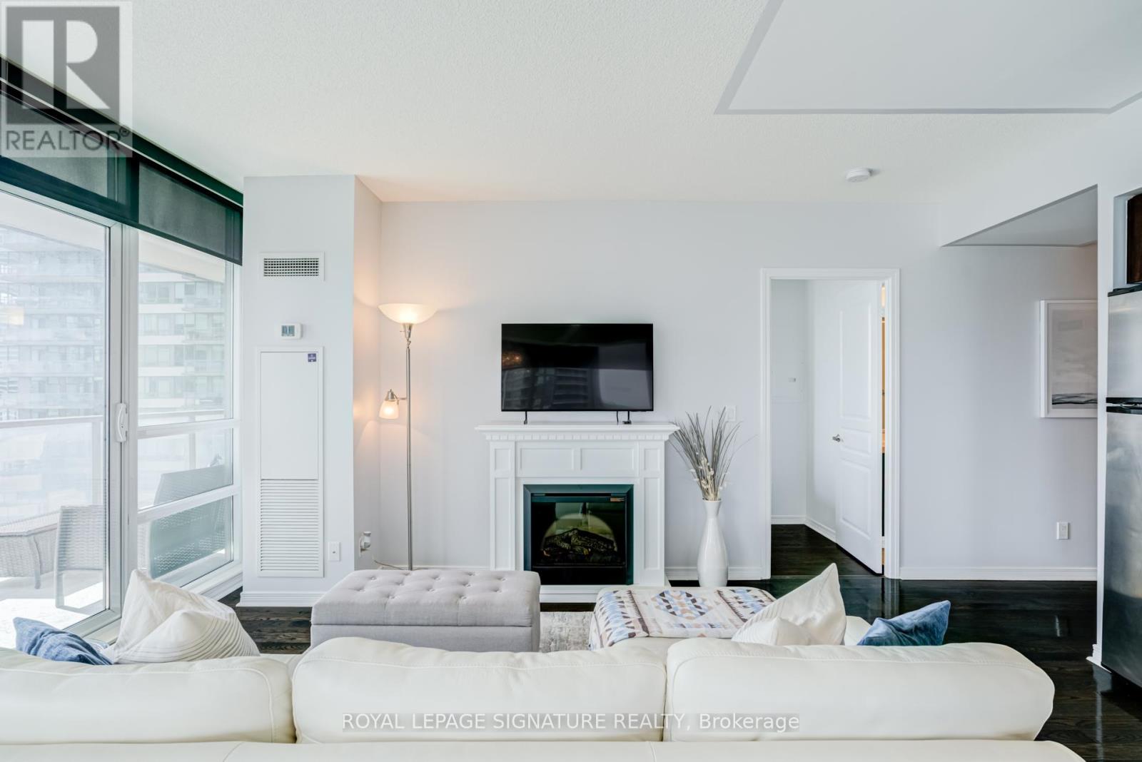 1406 - 15 Legion Road, Toronto, Ontario  M8V 0A9 - Photo 11 - W13415428