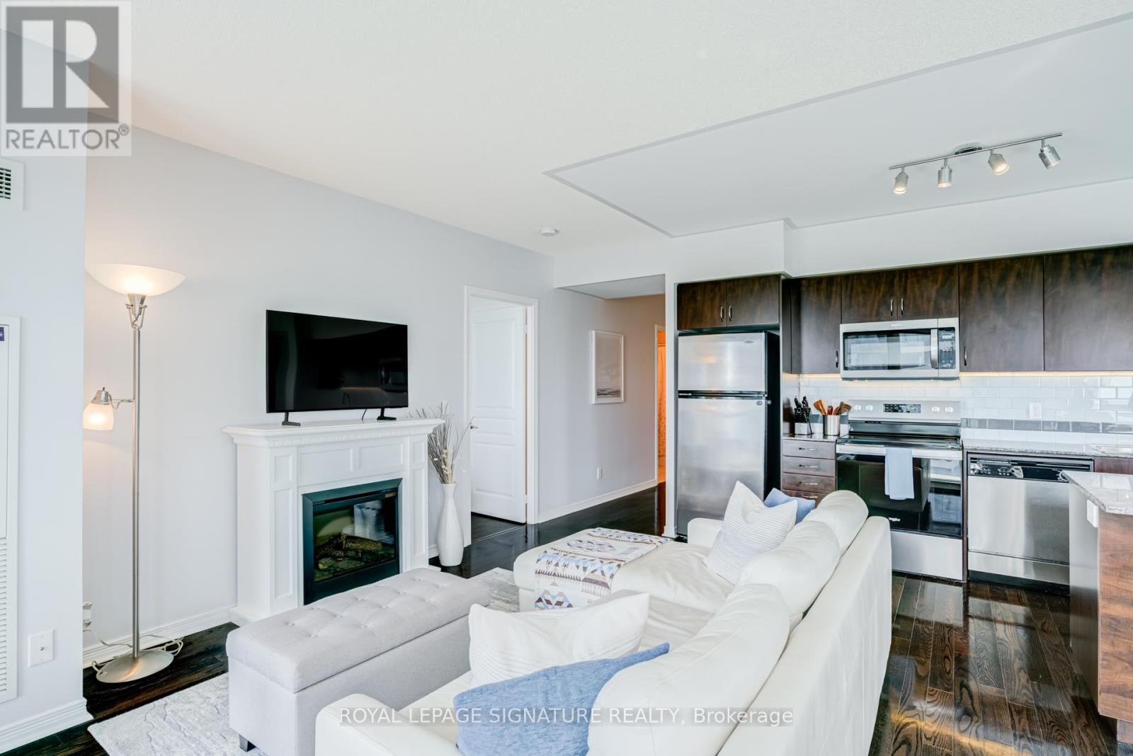1406 - 15 Legion Road, Toronto, Ontario  M8V 0A9 - Photo 12 - W13415428
