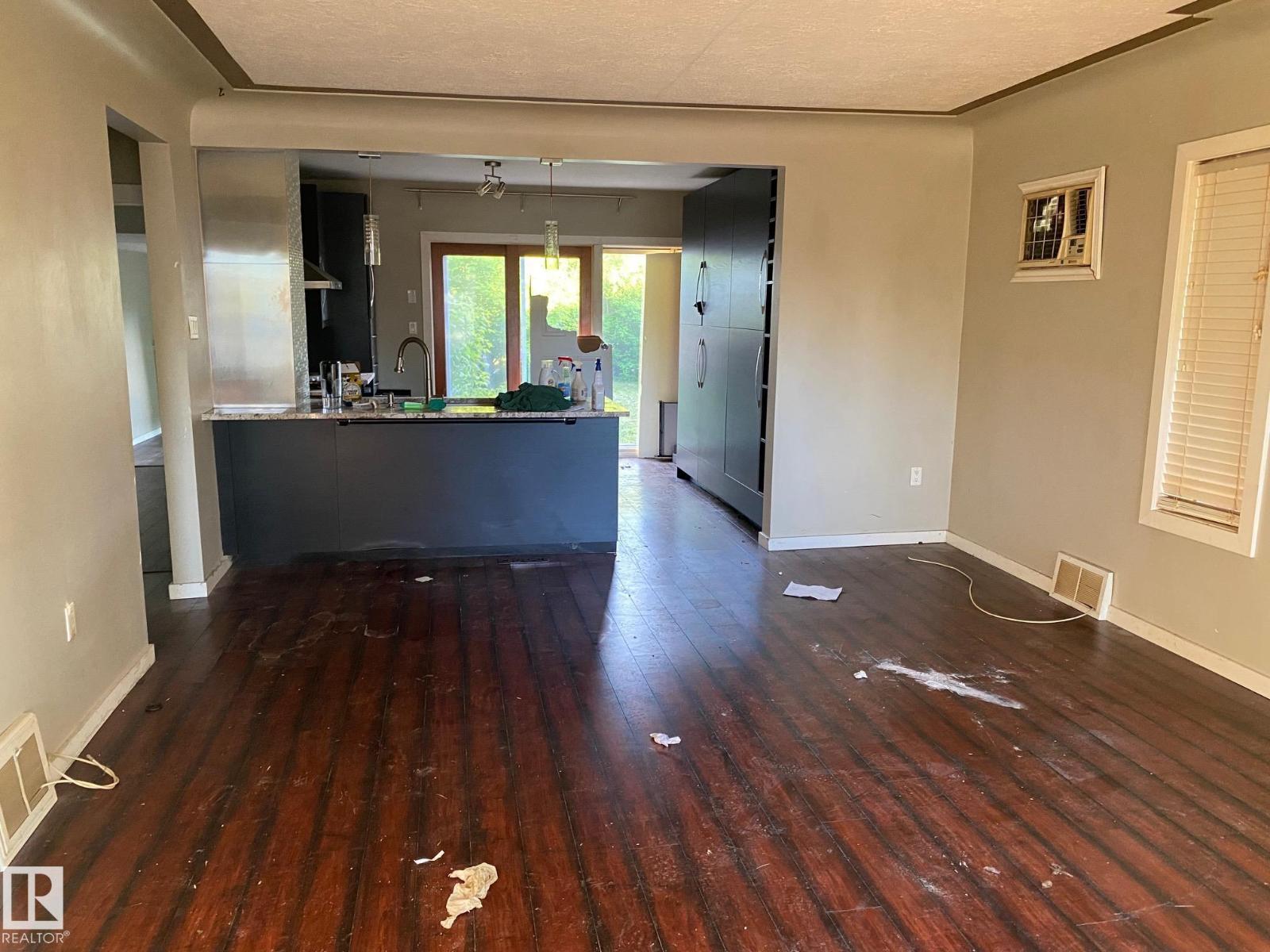 9143 78 Av NW, Edmonton, Alberta  T6C 0N9 - Photo 3 - E4491924