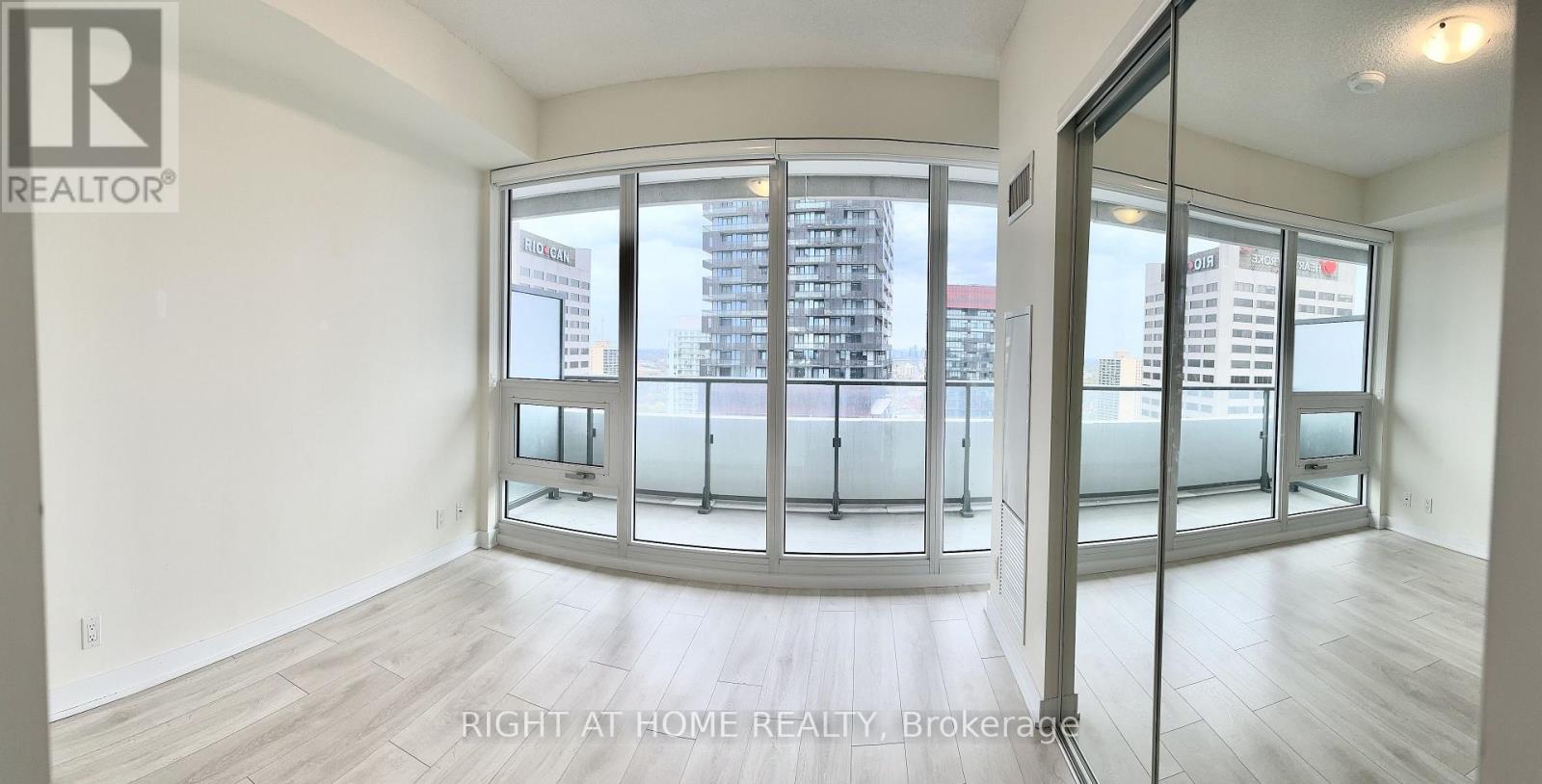 3102 - 2221 Yonge Street, Toronto, Ontario  M4S 2B4 - Photo 2 - C13415518