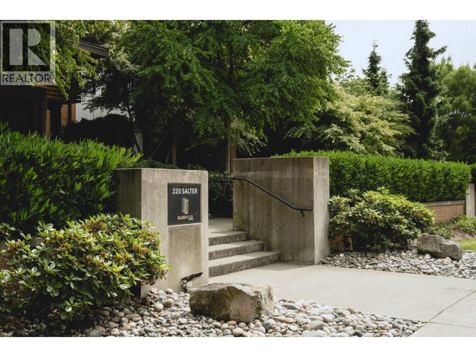 303 220 Salter Street, New Westminster, British Columbia  V3M 0H4 - Photo 3 - R3133256