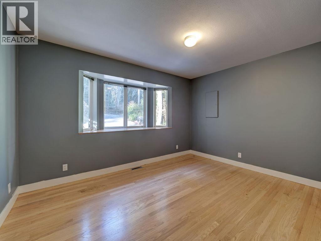 7629 Redrooffs Road, Halfmoon Bay, British Columbia  V7Z 1C4 - Photo 12 - R3133269