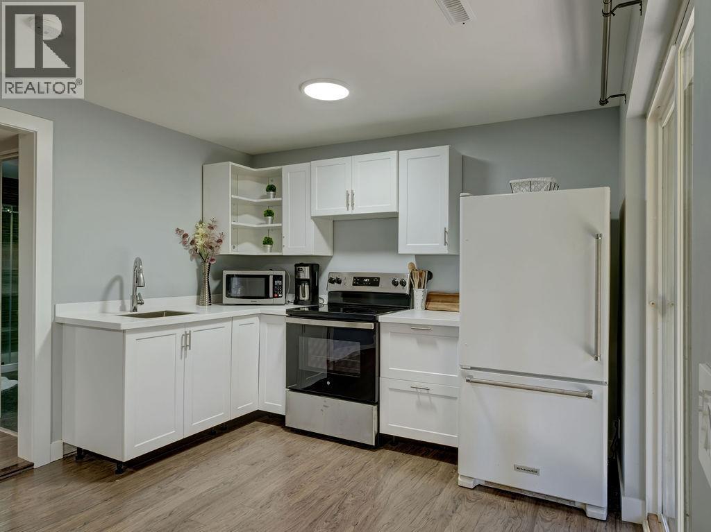7629 Redrooffs Road, Halfmoon Bay, British Columbia  V7Z 1C4 - Photo 17 - R3133269