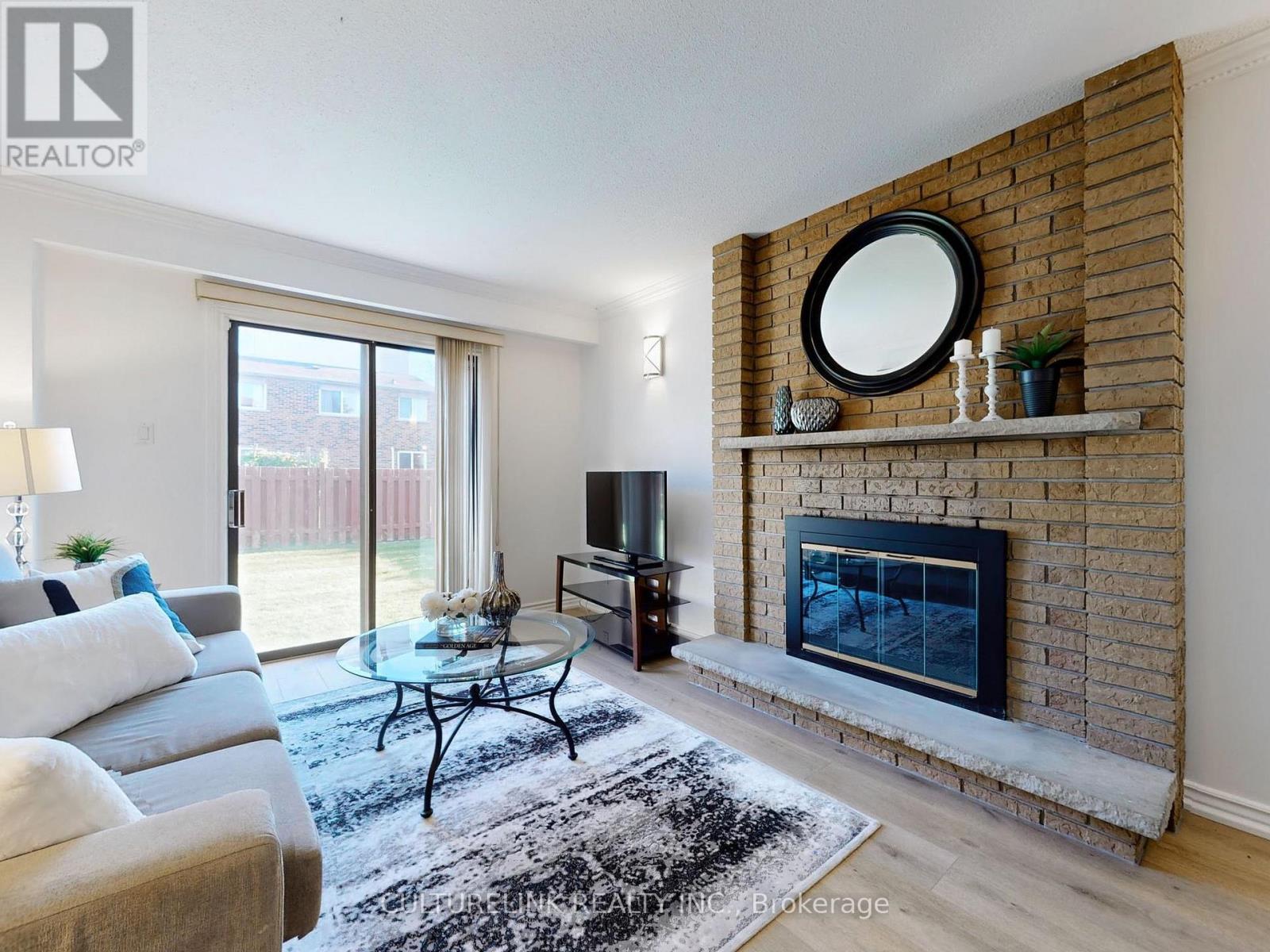 5 Haven Hill Square, Toronto, Ontario  M1V 1M3 - Photo 4 - E13415560