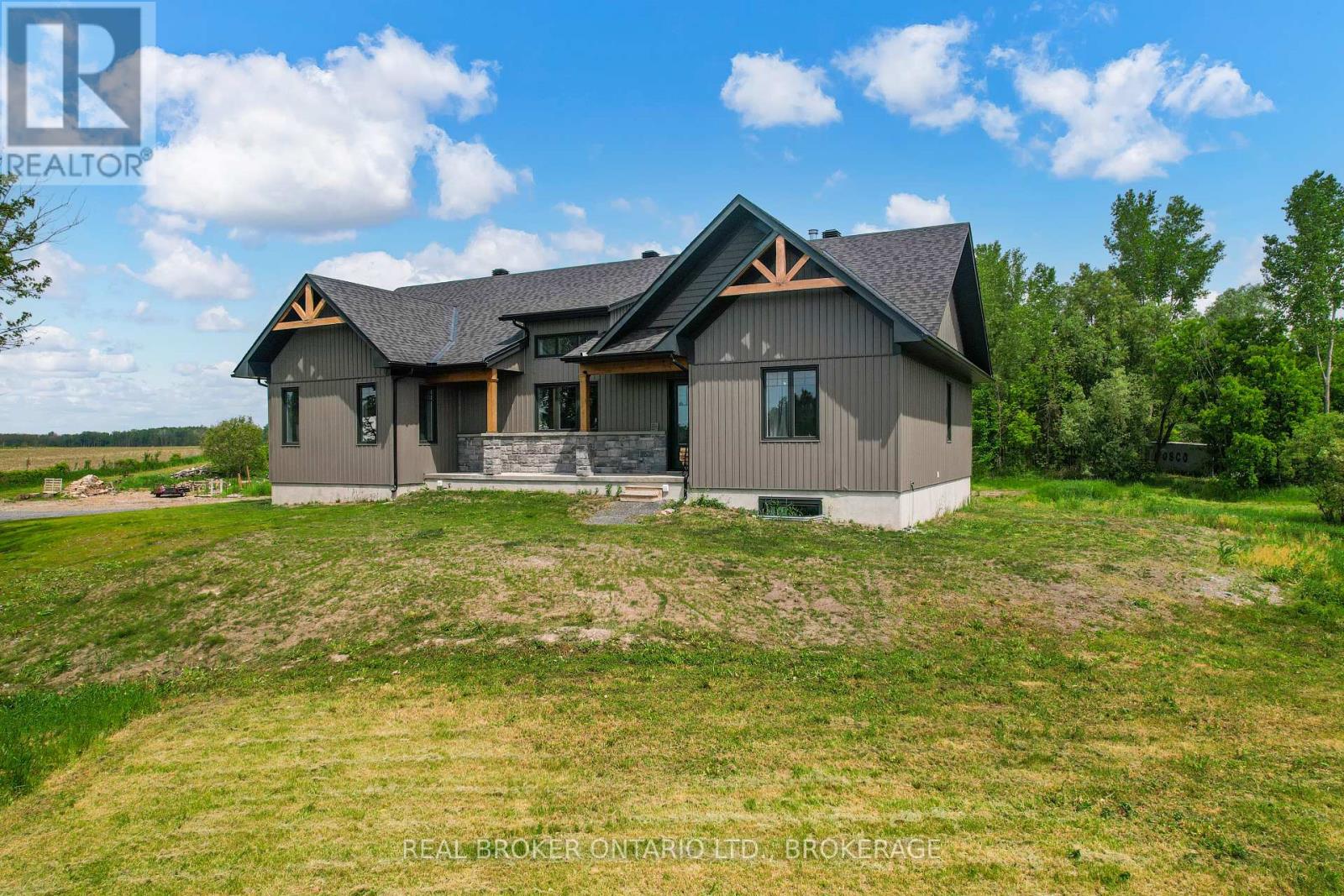 16119 Eamer Road, South Stormont, Ontario  K0C 1R0 - Photo 3 - X13415548