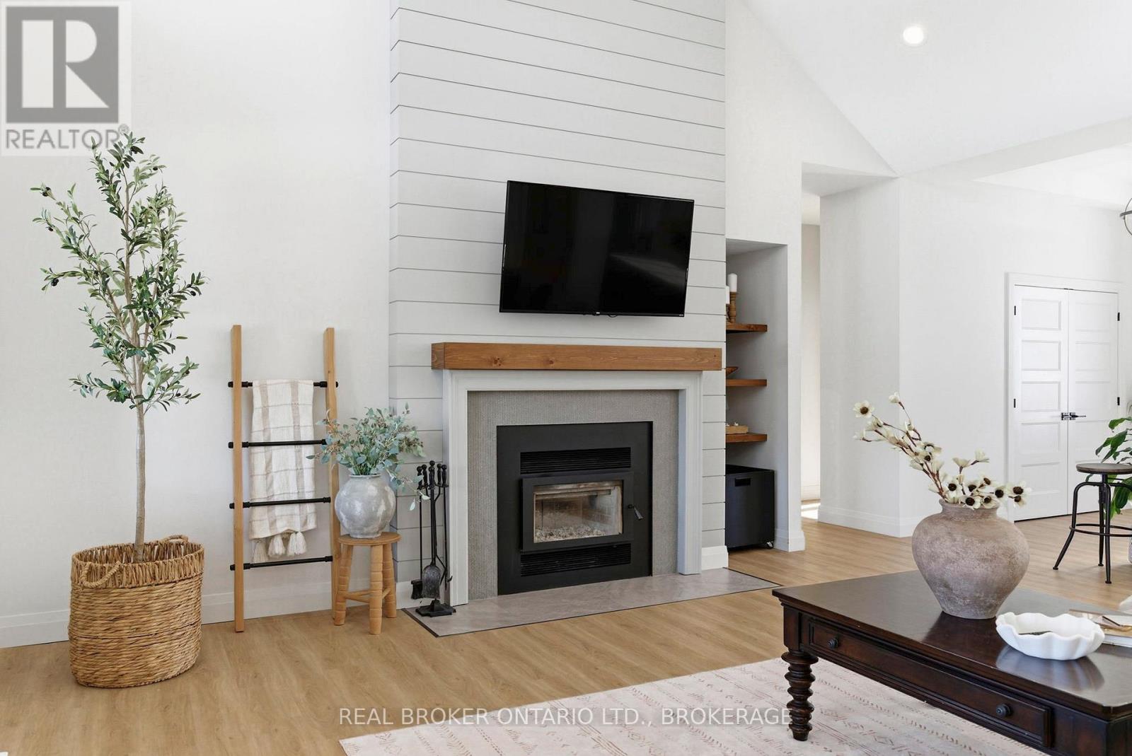 16119 Eamer Road, South Stormont, Ontario  K0C 1R0 - Photo 8 - X13415548