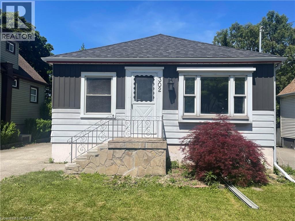 302 East 27th Street, Hamilton, Ontario  L8V 3G6 - Photo 3 - 40814530