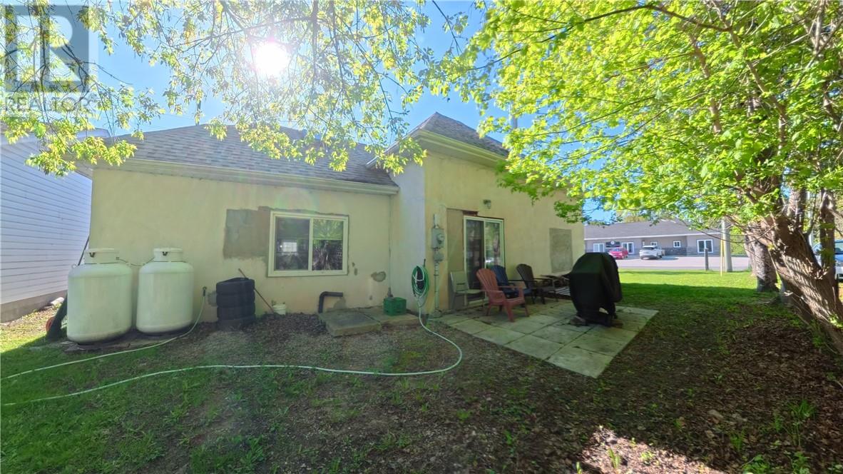 2 Main Street, Gore Bay, Ontario  P0P 1H0 - Photo 3 - 2127958