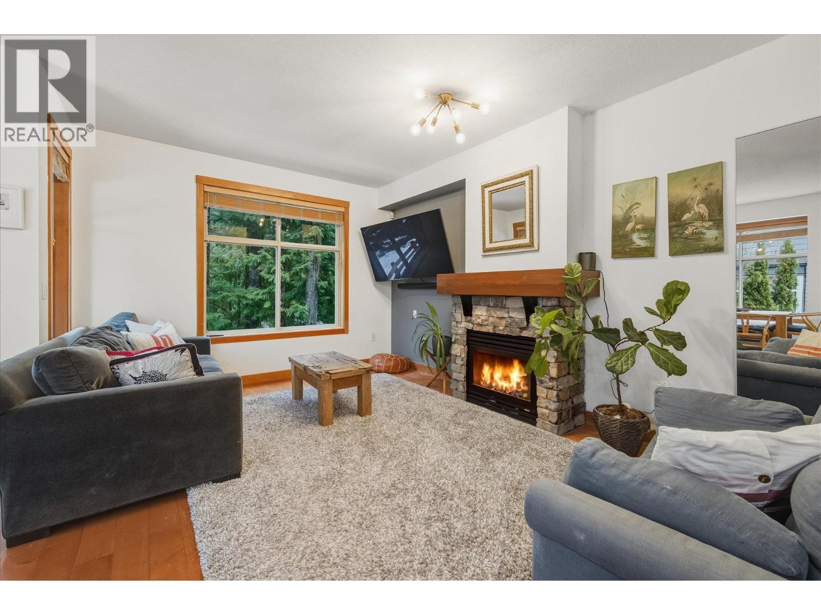 20 1530 Tynebridge Lane, Whistler, British Columbia  V8E 0L3 - Photo 2 - R3086110