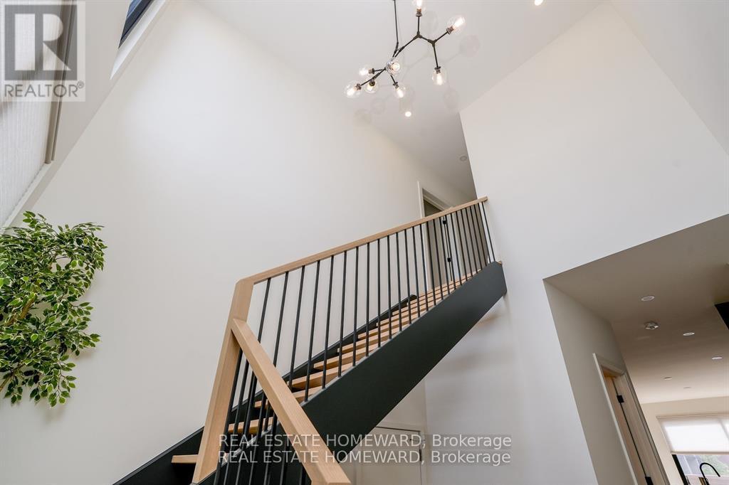 3329 Vernon Powell Drive, Oakville, Ontario  L6H 0Y4 - Photo 19 - W13415526