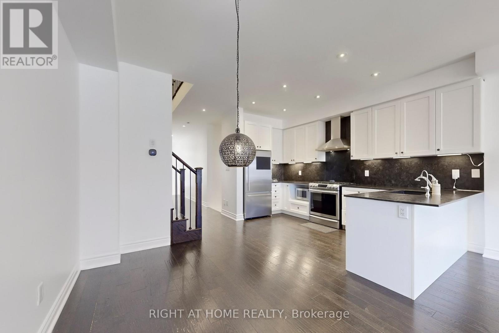 31 Lady Evelyn Crescent, Brampton, Ontario  L6Y 6C7 - Photo 14 - W13415556