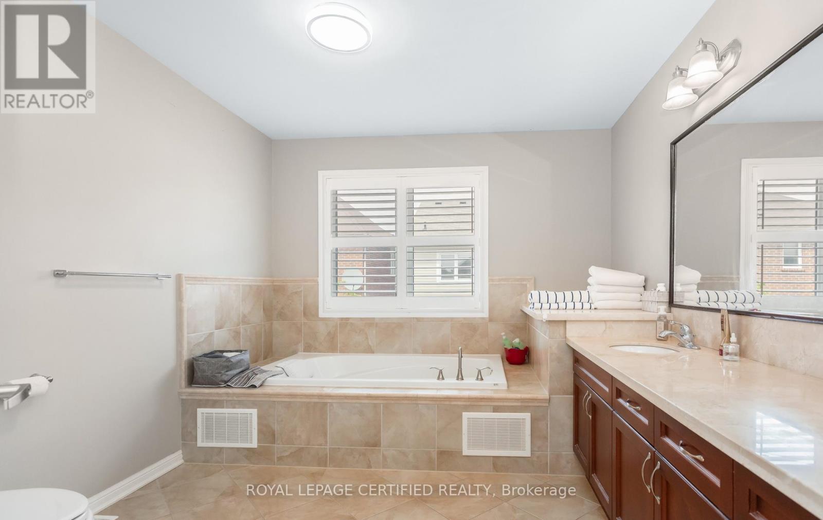 311 Cochrane Terrace, Milton, Ontario  L9T 8C8 - Photo 30 - W13415580