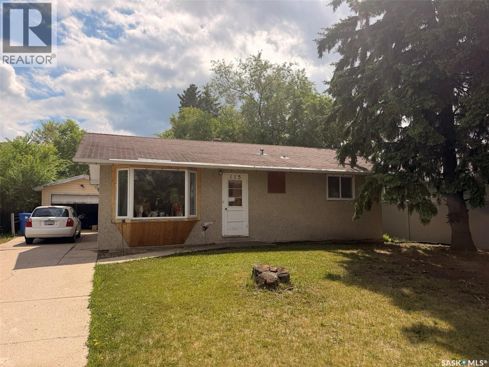 115 South Avenue W, Hafford, Saskatchewan  S0J 1A0 - Photo 2 - SK038520