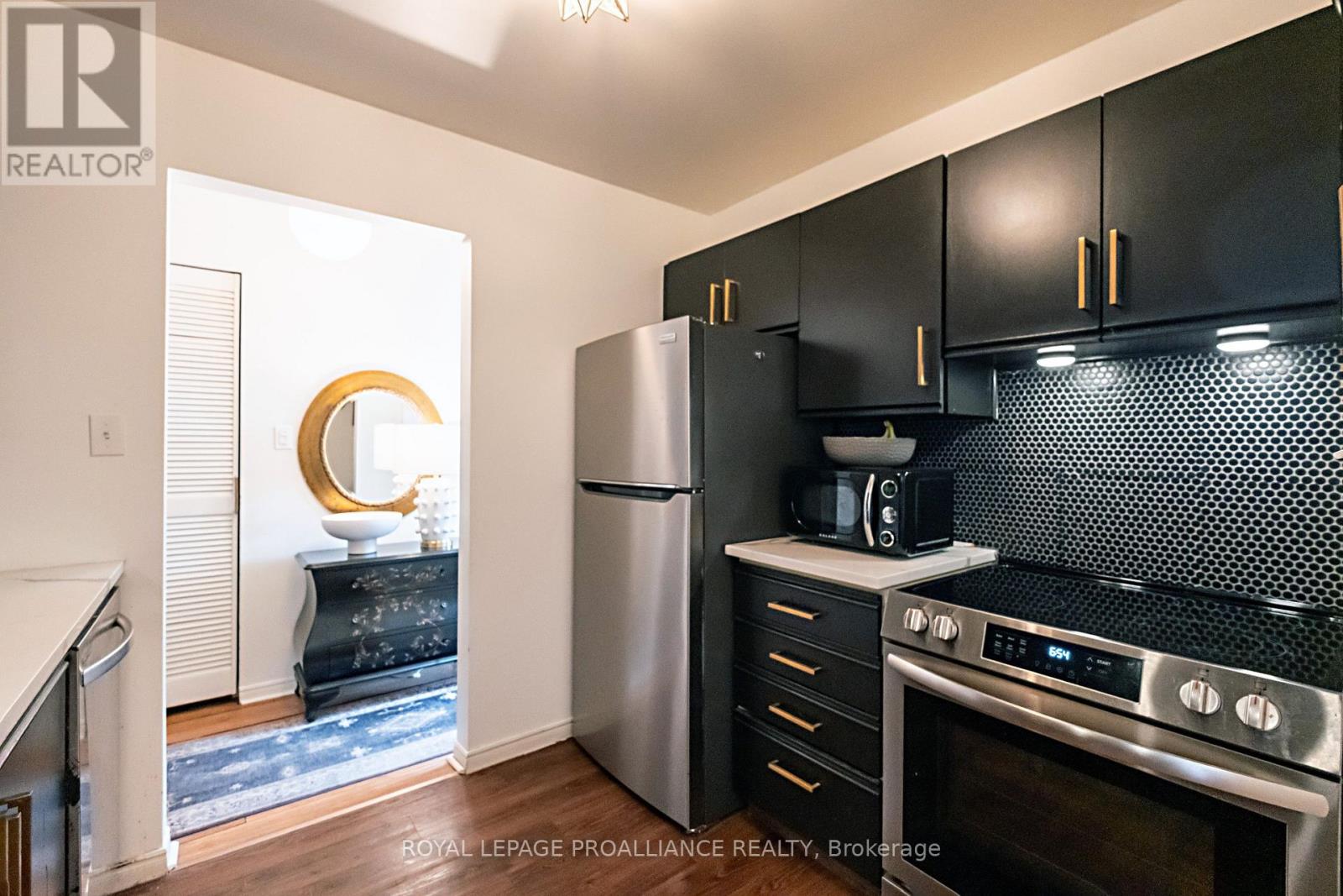 311a - 221 North Park Street, Belleville, Ontario  K8P 5A6 - Photo 4 - X12804718