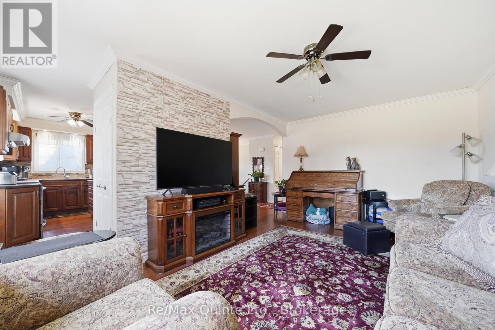 20 Ferry Street, Quinte West, Ontario  K8V 1S2 - Photo 12 - X13415874