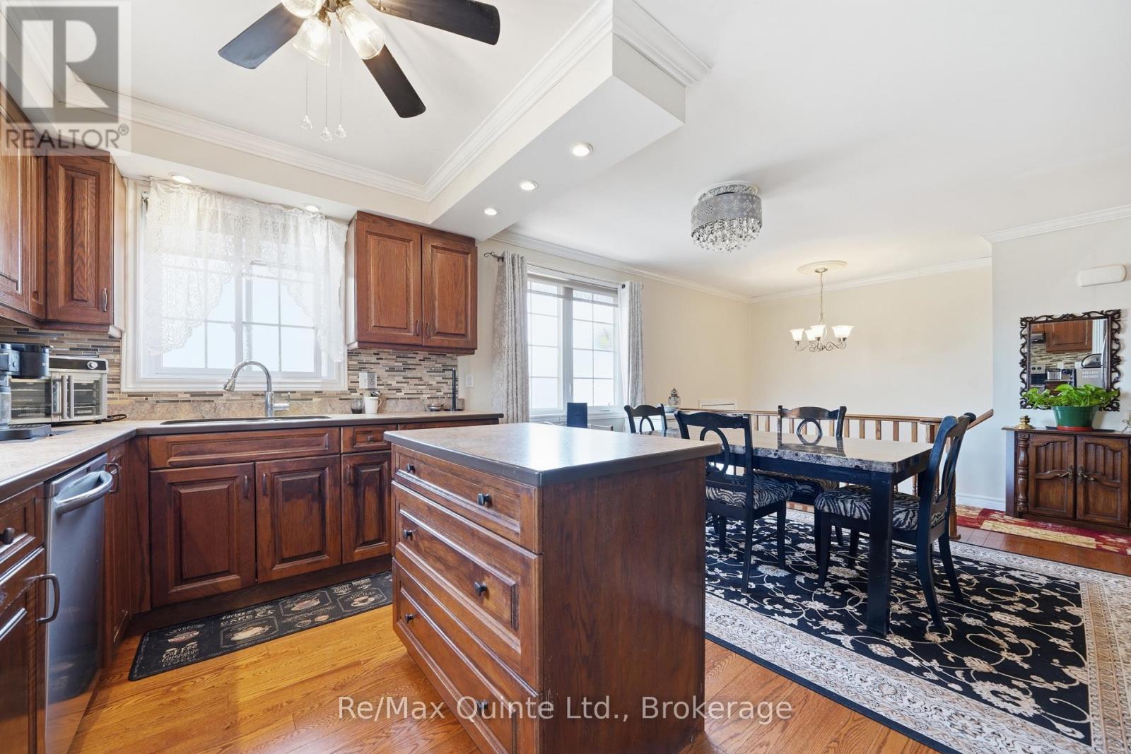 20 Ferry Street, Quinte West, Ontario  K8V 1S2 - Photo 2 - X13415874