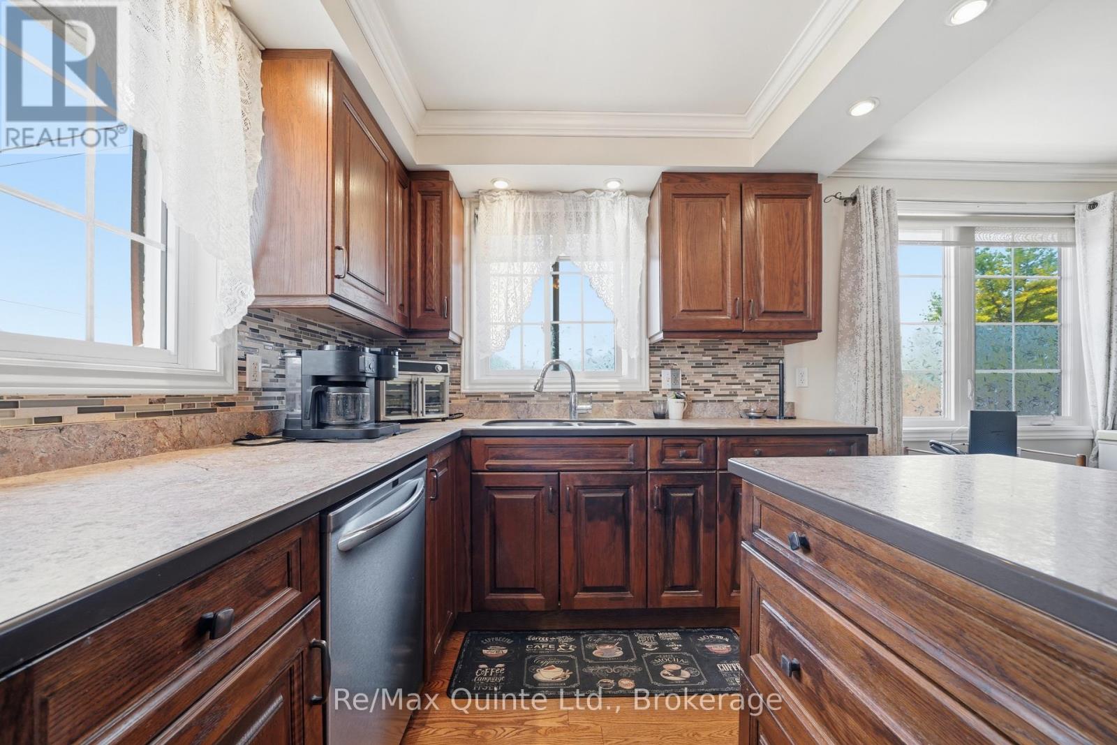 20 Ferry Street, Quinte West, Ontario  K8V 1S2 - Photo 6 - X13415874