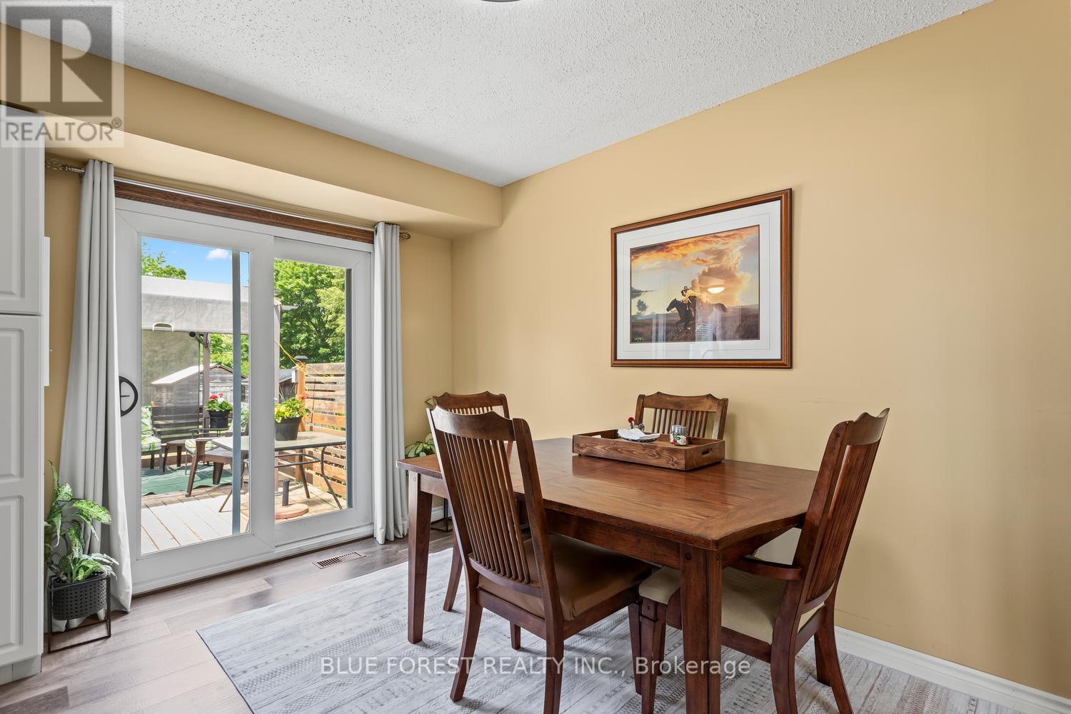 183 Queen Street, North Middlesex, Ontario  N0M 1A0 - Photo 14 - X13415718