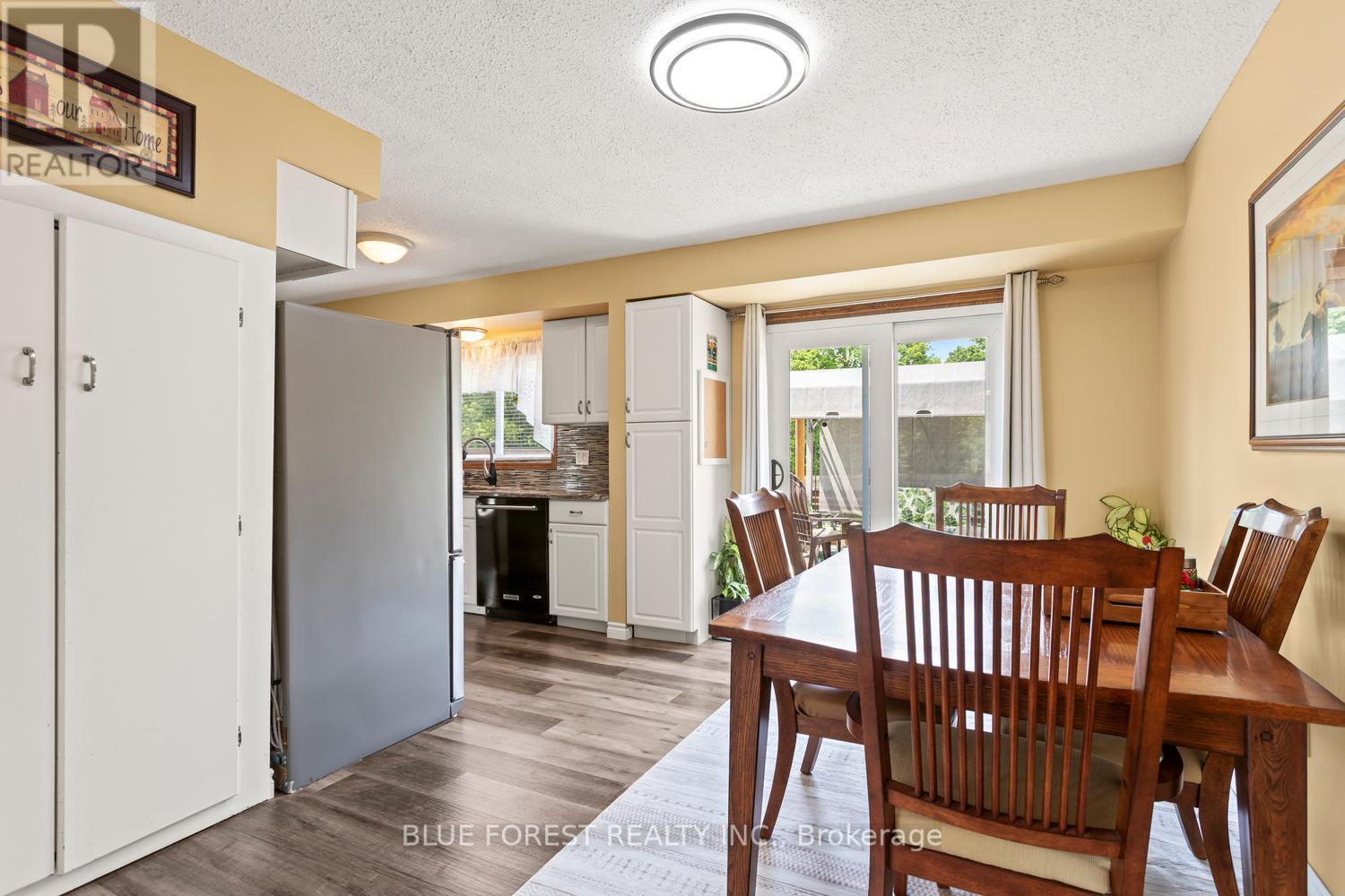 183 Queen Street, North Middlesex, Ontario  N0M 1A0 - Photo 15 - X13415718