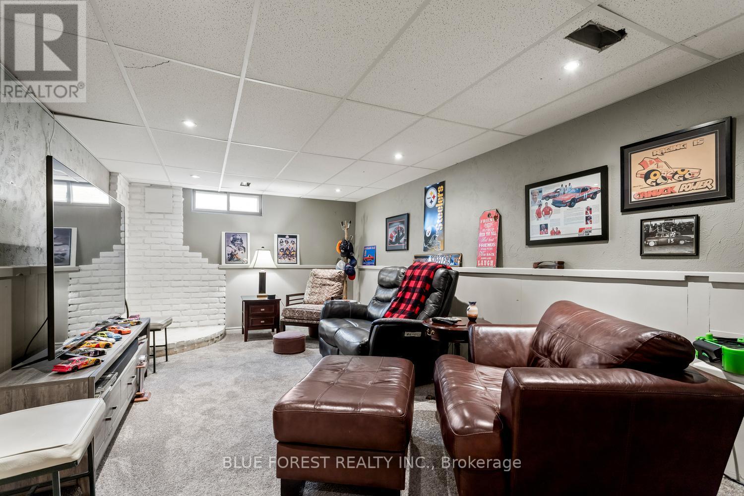 183 Queen Street, North Middlesex, Ontario  N0M 1A0 - Photo 26 - X13415718