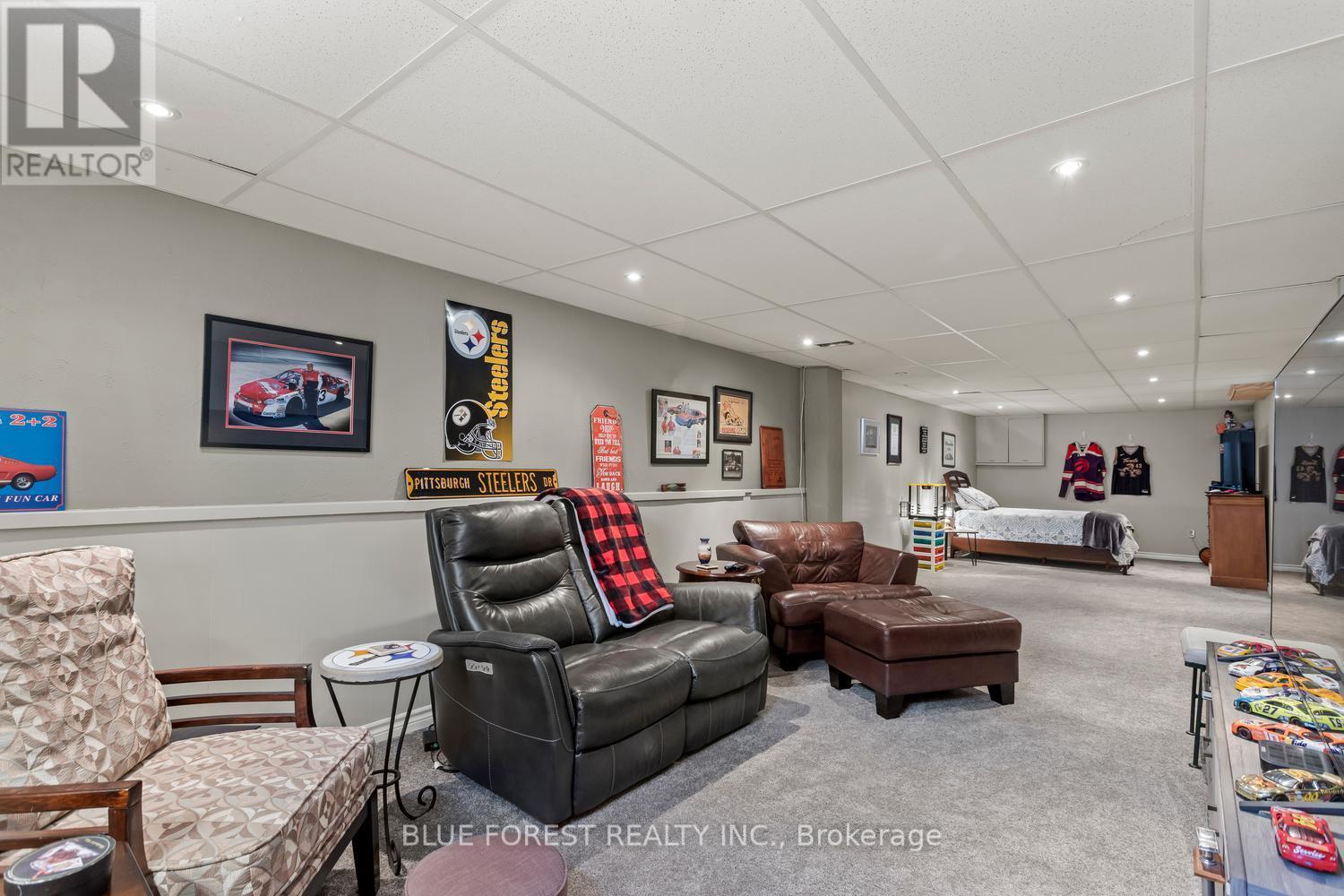 183 Queen Street, North Middlesex, Ontario  N0M 1A0 - Photo 28 - X13415718