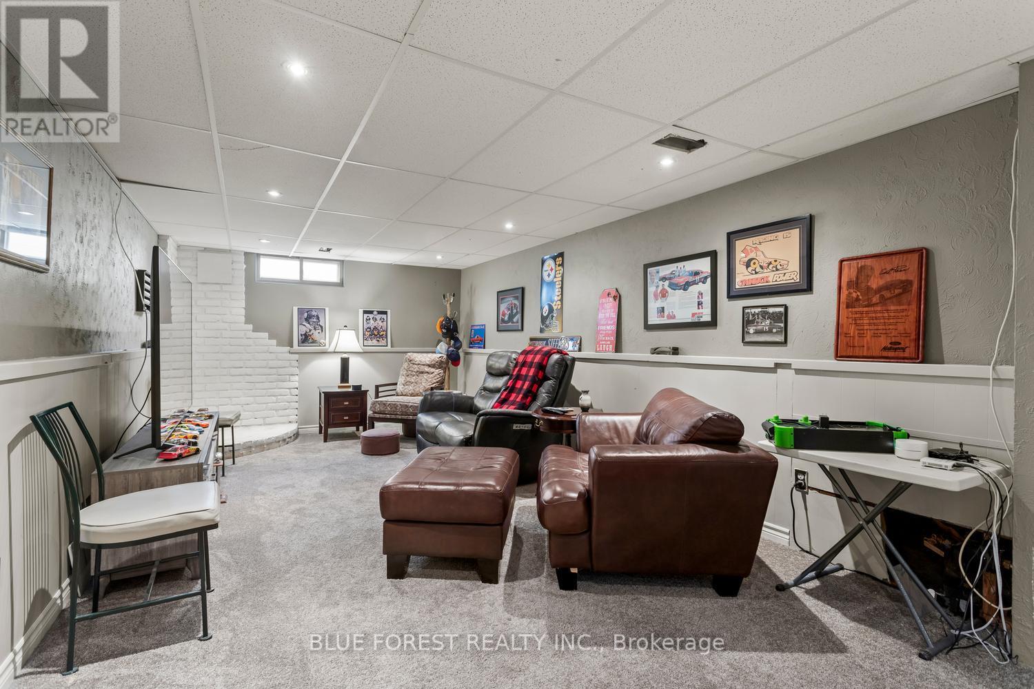 183 Queen Street, North Middlesex, Ontario  N0M 1A0 - Photo 32 - X13415718