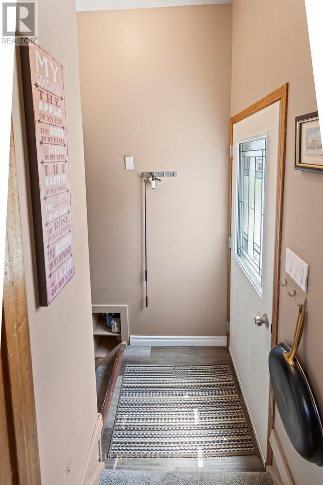 183 Queen Street, North Middlesex, Ontario  N0M 1A0 - Photo 36 - X13415718