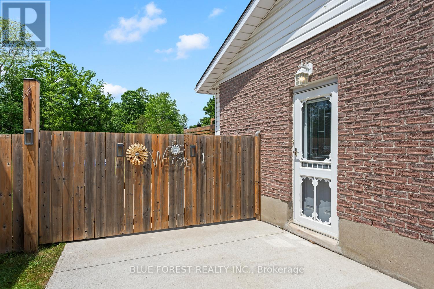 183 Queen Street, North Middlesex, Ontario  N0M 1A0 - Photo 37 - X13415718