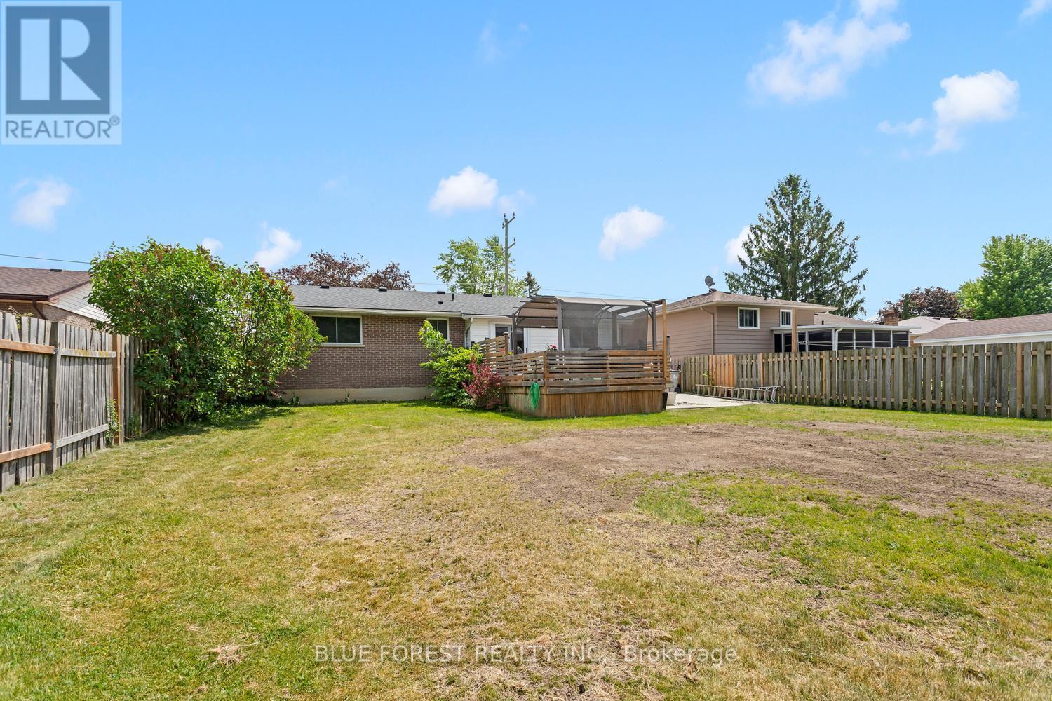 183 Queen Street, North Middlesex, Ontario  N0M 1A0 - Photo 44 - X13415718