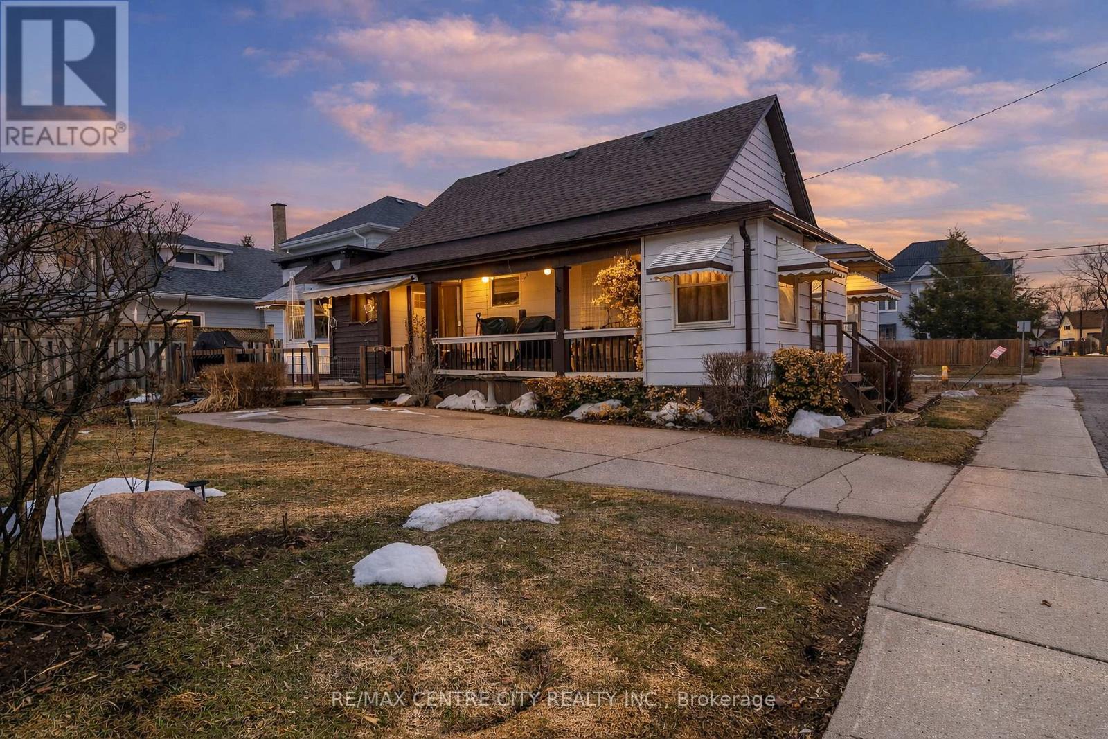 21 Owaissa Street, St. Thomas, Ontario  N5P 1T1 - Photo 3 - X13415800