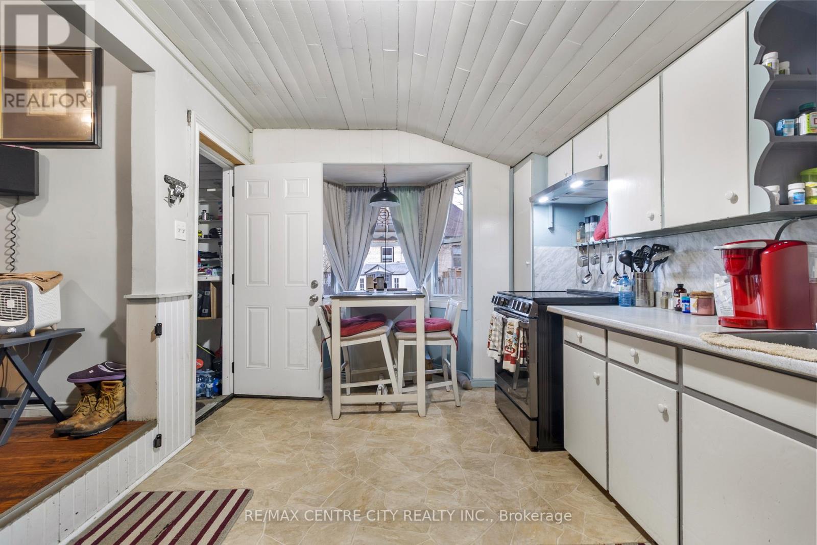 21 Owaissa Street, St. Thomas, Ontario  N5P 1T1 - Photo 5 - X13415800