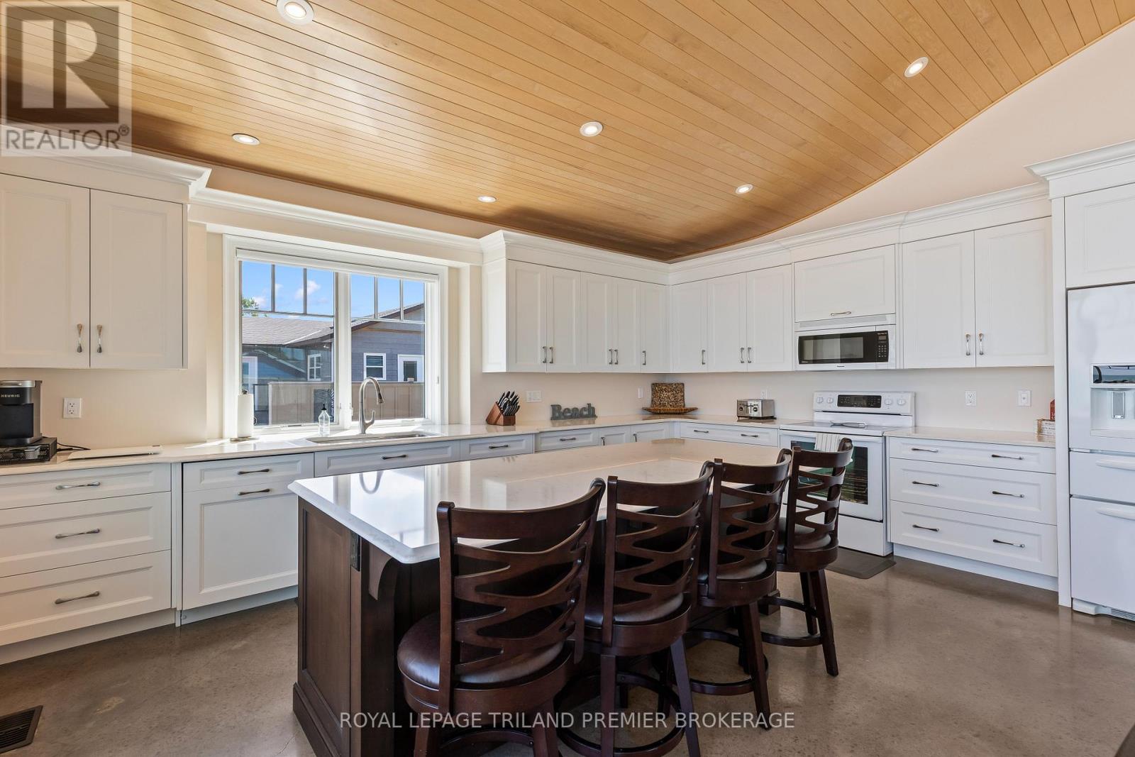 7292 Leighton Drive, Lambton Shores, Ontario  N0M 2L0 - Photo 13 - X13415842