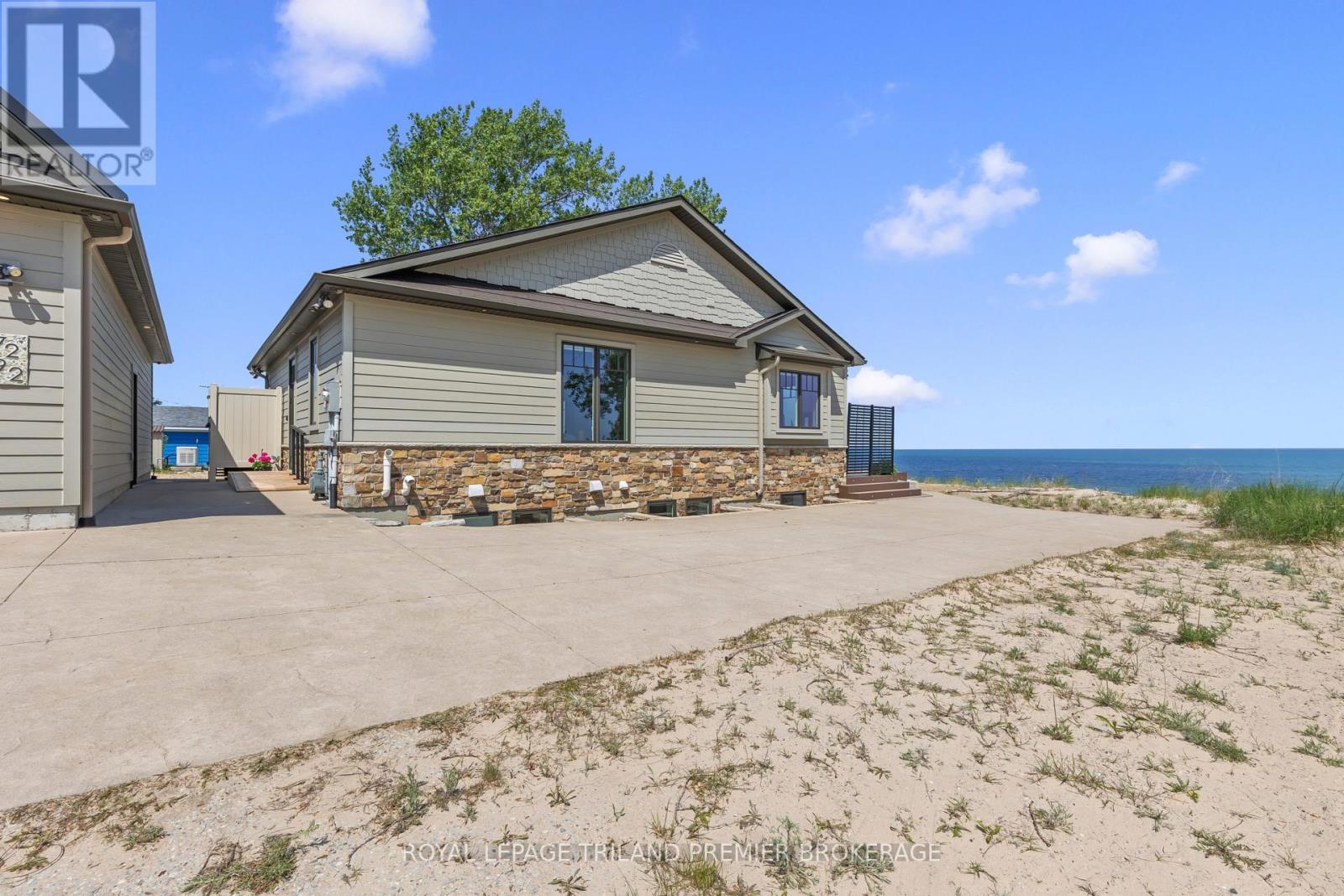 7292 Leighton Drive, Lambton Shores, Ontario  N0M 2L0 - Photo 31 - X13415842