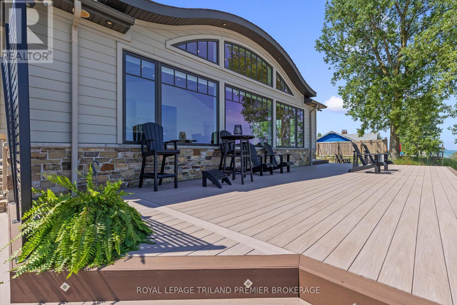 7292 Leighton Drive, Lambton Shores, Ontario  N0M 2L0 - Photo 32 - X13415842