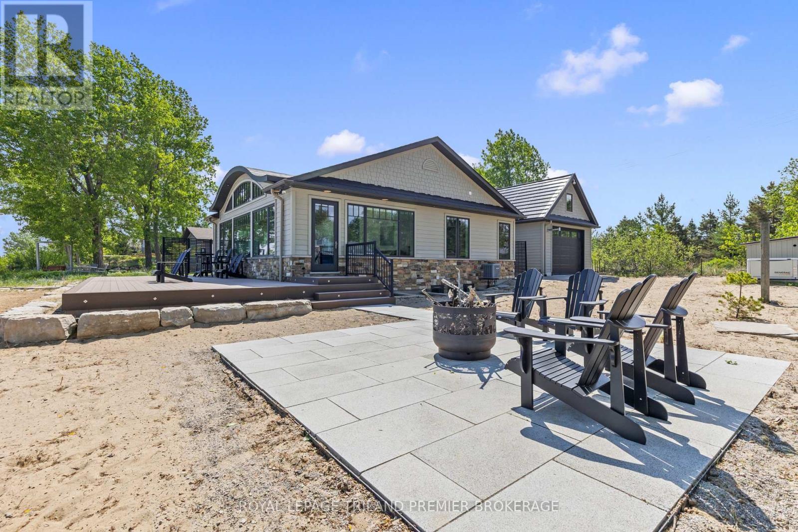 7292 Leighton Drive, Lambton Shores, Ontario  N0M 2L0 - Photo 33 - X13415842