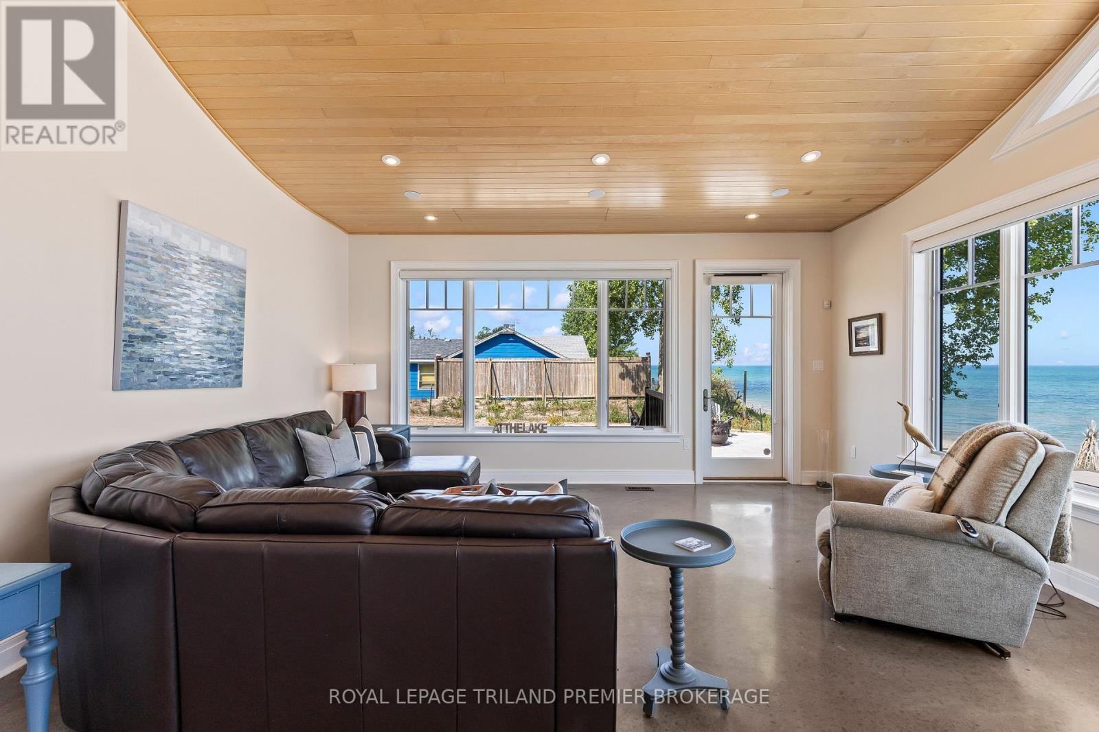 7292 Leighton Drive, Lambton Shores, Ontario  N0M 2L0 - Photo 8 - X13415842