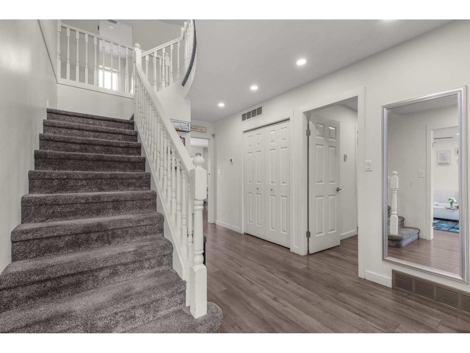 35834 Eaglecrest Drive, Abbotsford, British Columbia  V3G 1E8 - Photo 5 - R3132536